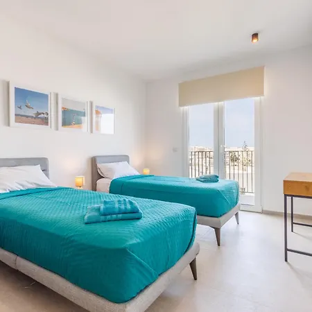 Smart Swieqi With Terrace Or Balcony By Quicktrips דירה