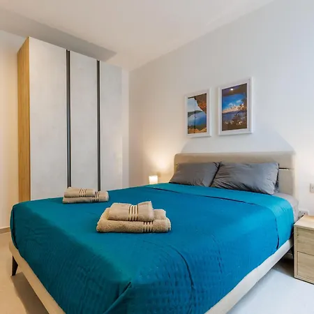 Smart Swieqi With Terrace Or Balcony By Quicktrips