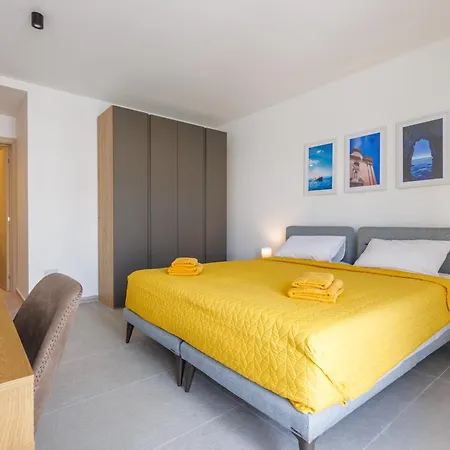 Smart Swieqi With Terrace Or Balcony By Quicktrips *