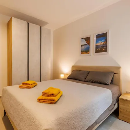 Smart Swieqi With Terrace Or Balcony By Quicktrips