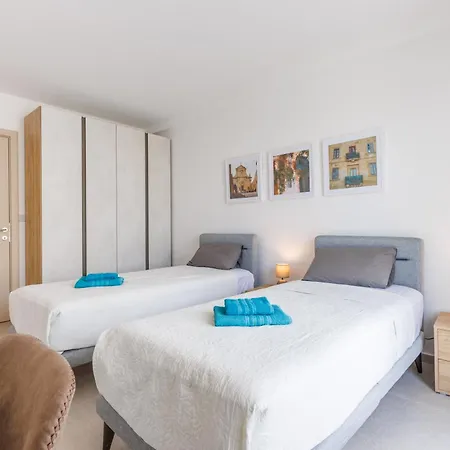 Smart Swieqi With Terrace Or Balcony By Quicktrips *