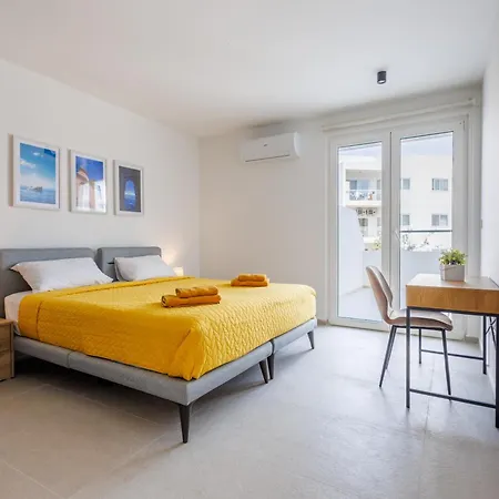 Smart Swieqi With Terrace Or Balcony By Quicktrips * Is-Swieqi