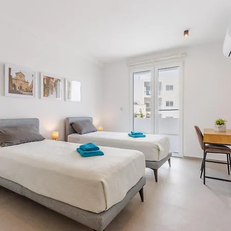 Smart Swieqi With Terrace Or Balcony By Quicktrips * Is-Swieqi