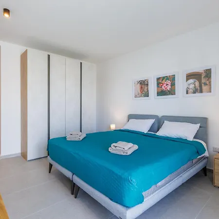 Smart Swieqi With Terrace Or Balcony By Quicktrips דירה Is-Swieqi